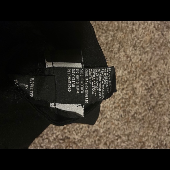 Sheer Sleeveless Shirt with front tie! - Picture 5 of 6